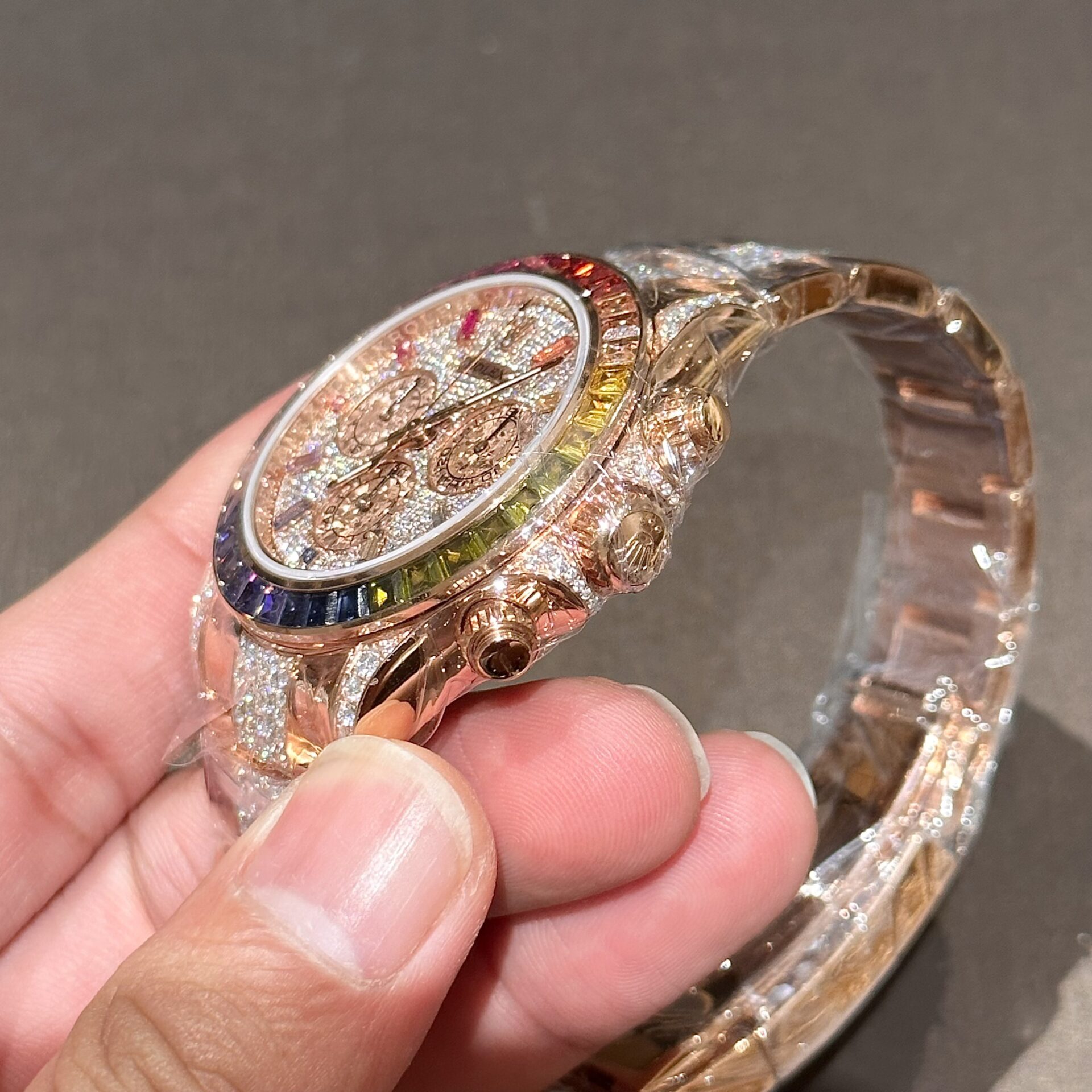 Rolex Daytona Rainbow Replica Watch Gold Wrapped With Moissanite Diamonds 40mm