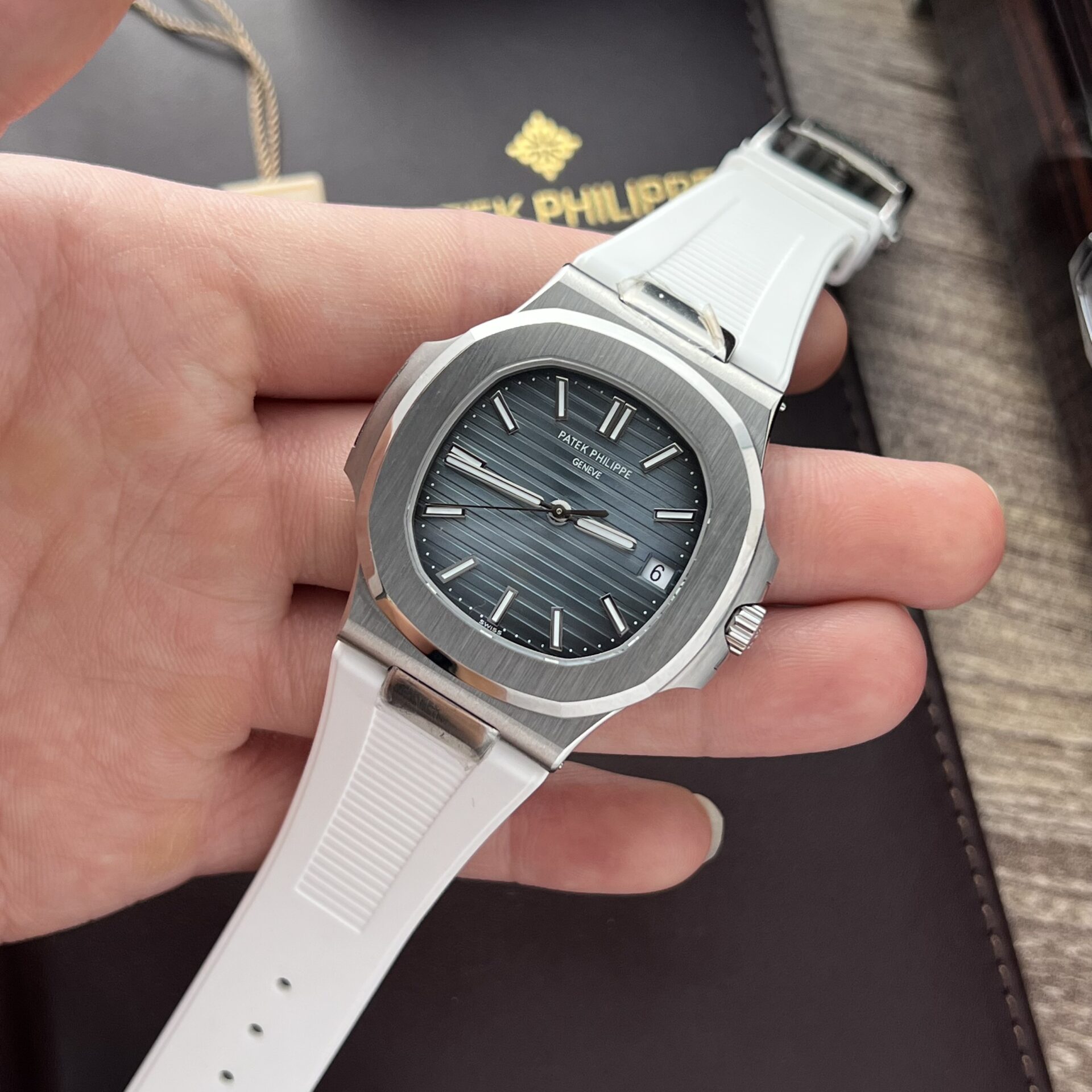 Patek Philippe Nautilus 5711 Best Replica Watch White Rubber Strap 3K Factory 40mm