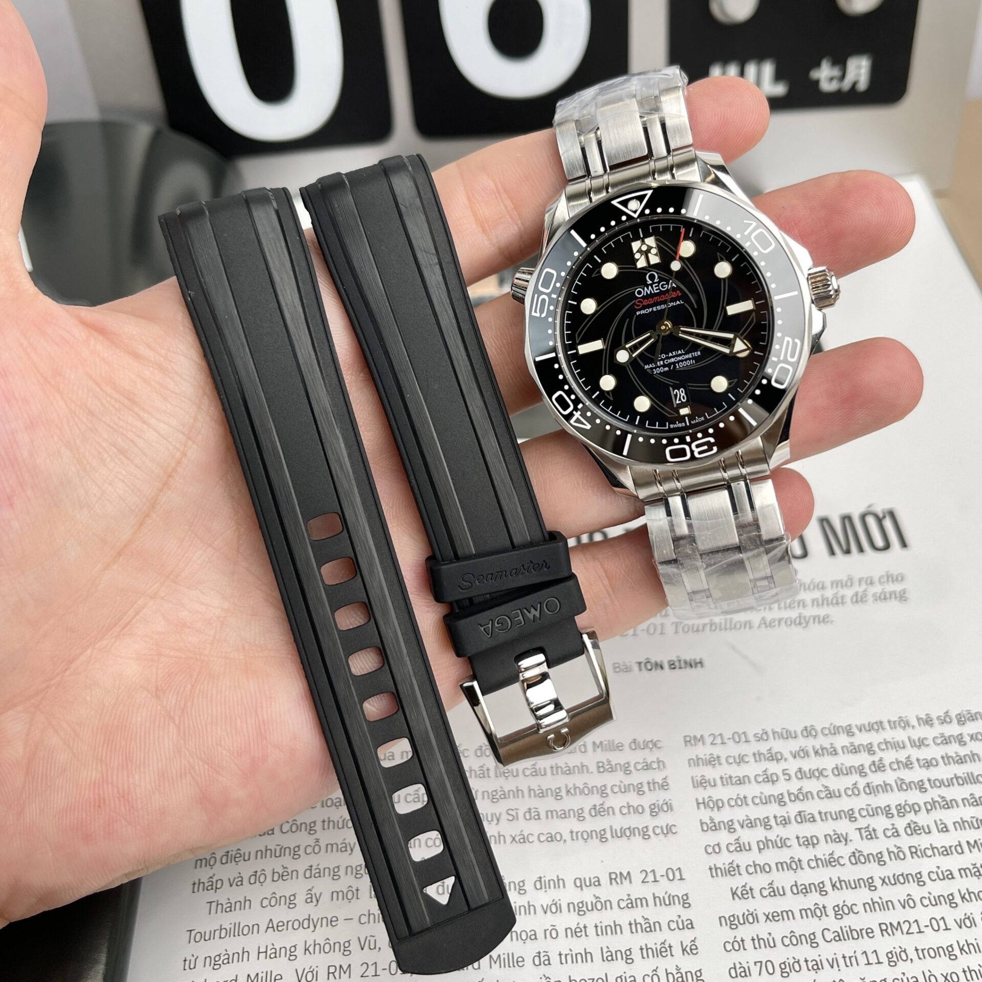 Omega Replica Watch Seamaster James Bond 007 Black Dial VS Factory 42mm