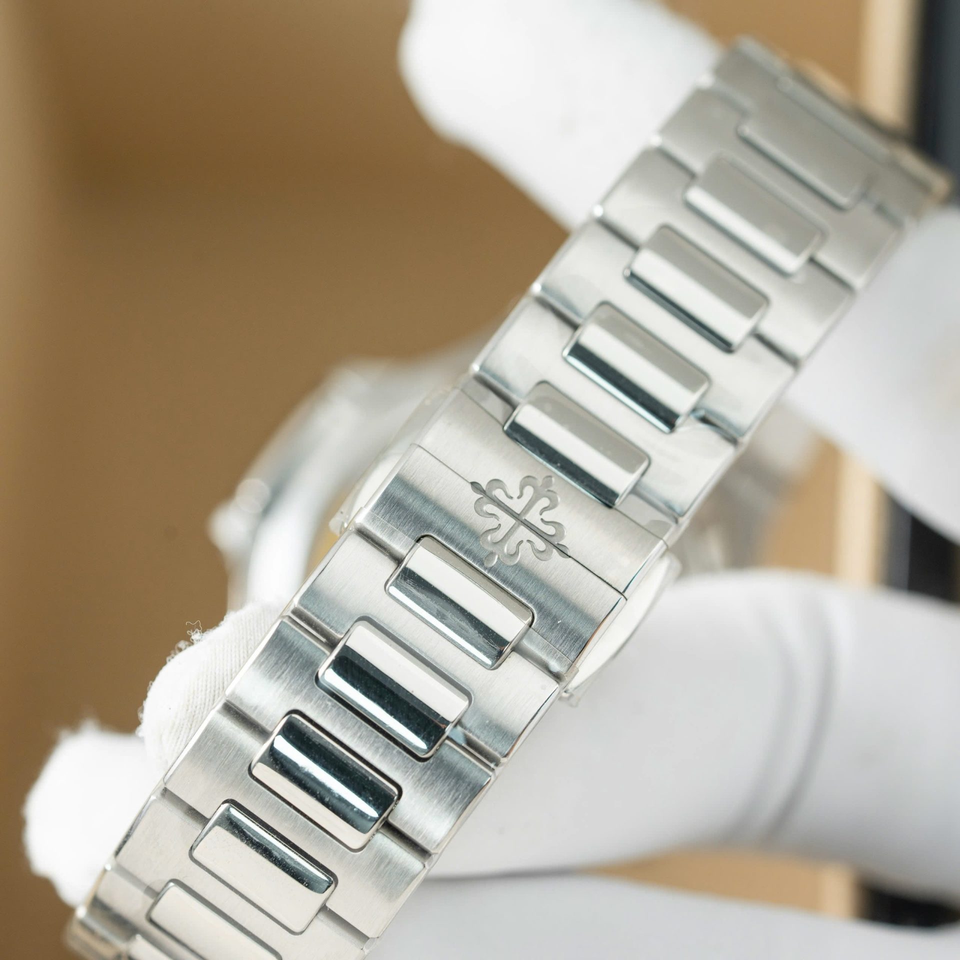 Patek Philippe Nautilus 7118 Replica Watch Grey Dial 3K Factory 35.2mm