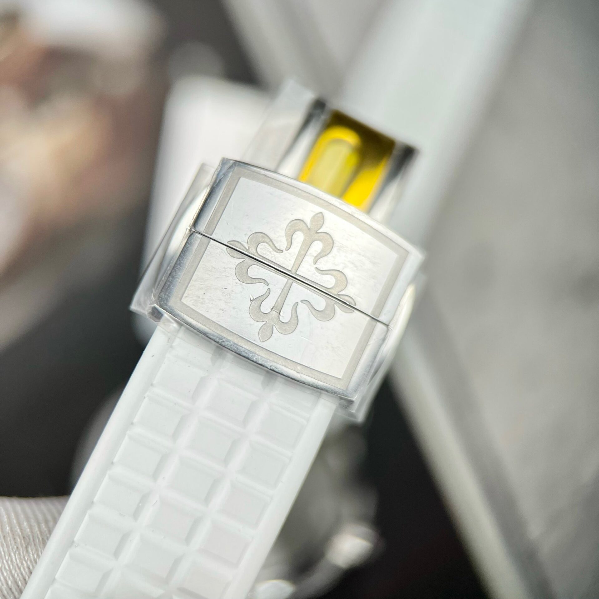 Patek Philippe Replica Watch Aquanaut 5069G Custom Full Moissanite Diamonds PPF Factory 35.2mm