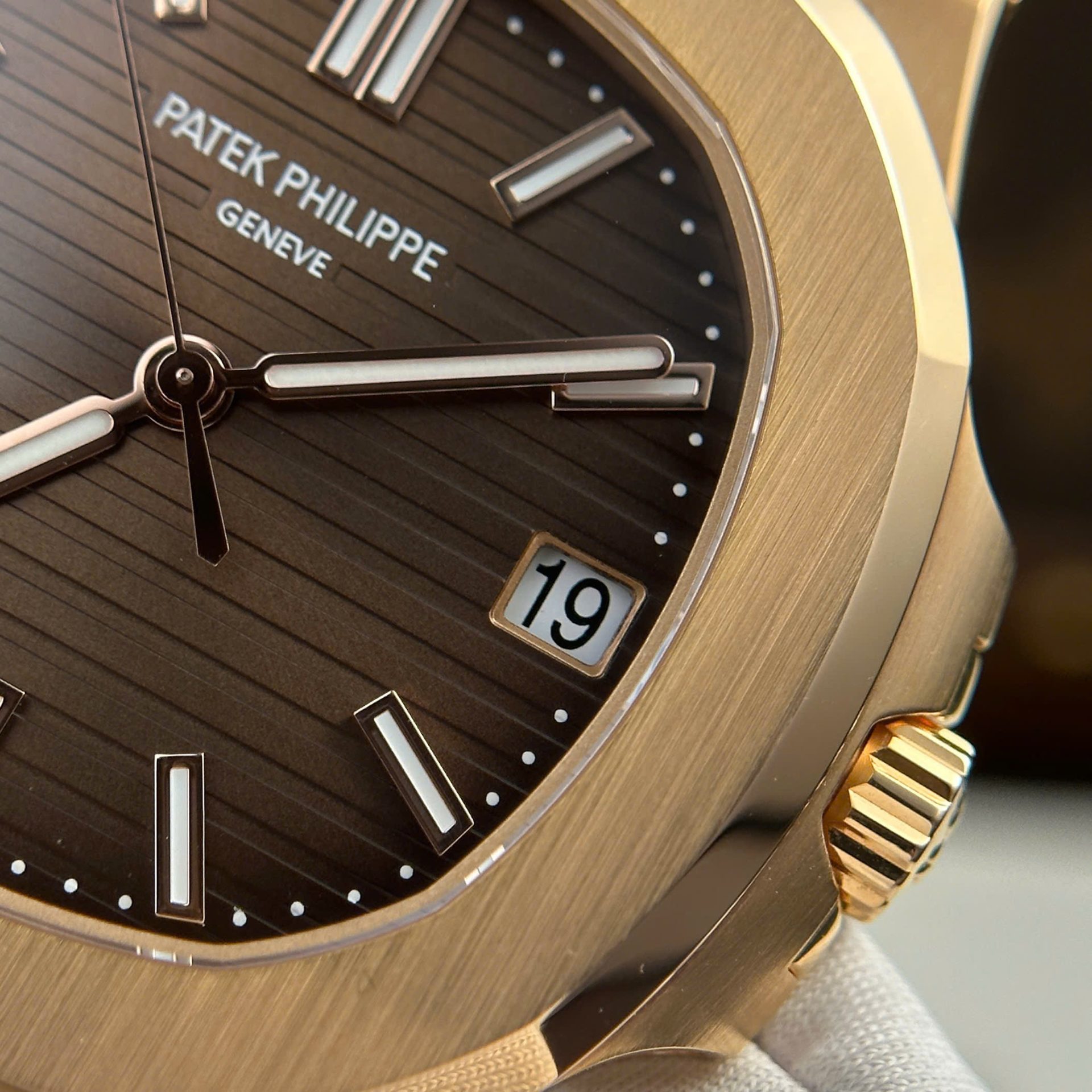 Patek Philippe Nautilus 5711 Refined Max Option 18K Gold Wrapped Chocolate Dial 40mm