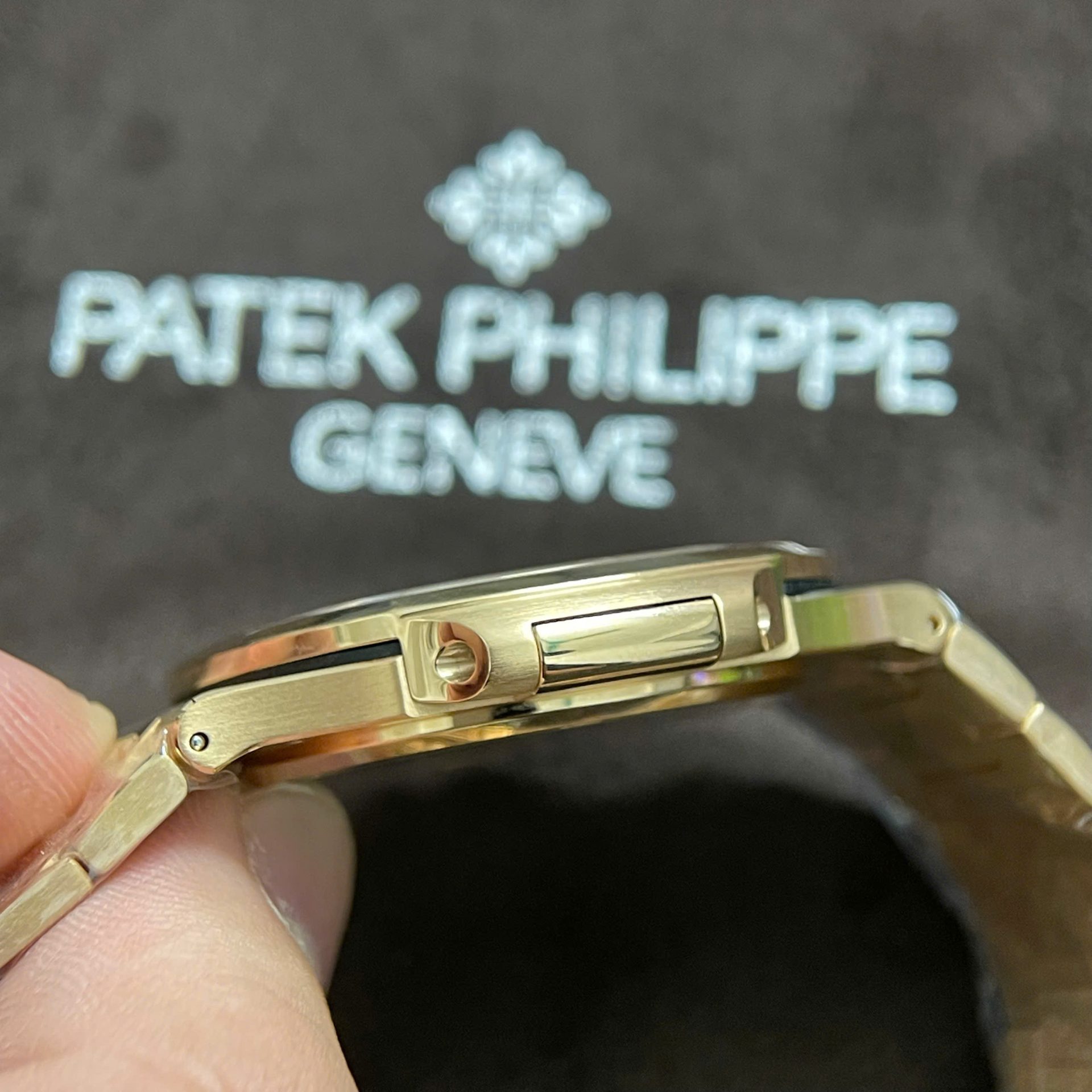 Patek Philippe Nautilus 5723 Replica Watches Custom Solid Rose Gold 18K And Diamonds Natural 40mm