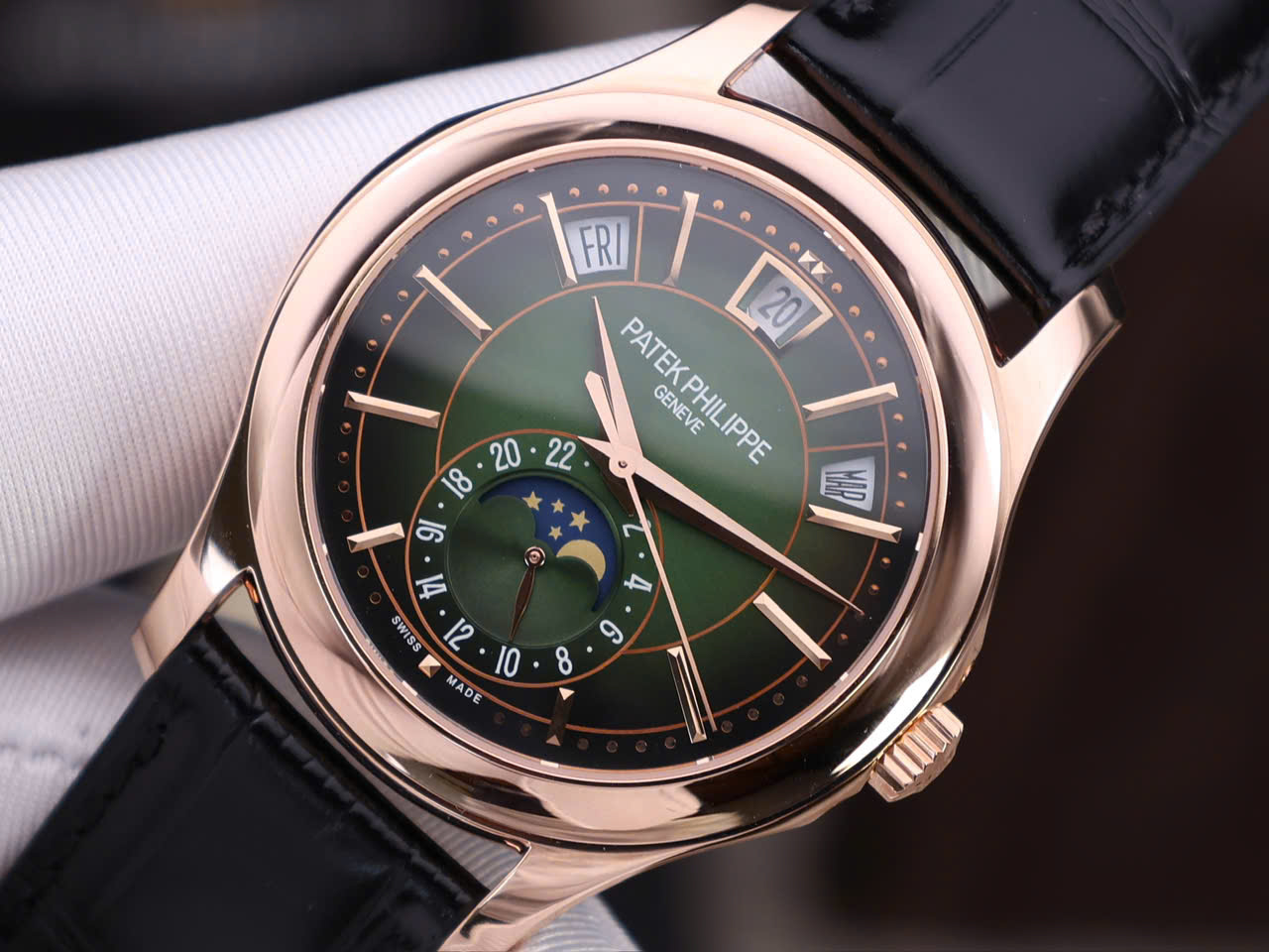 Patek Philippe Replica Watch Complications 5205R Green Dial Gold Wrapped 40mm