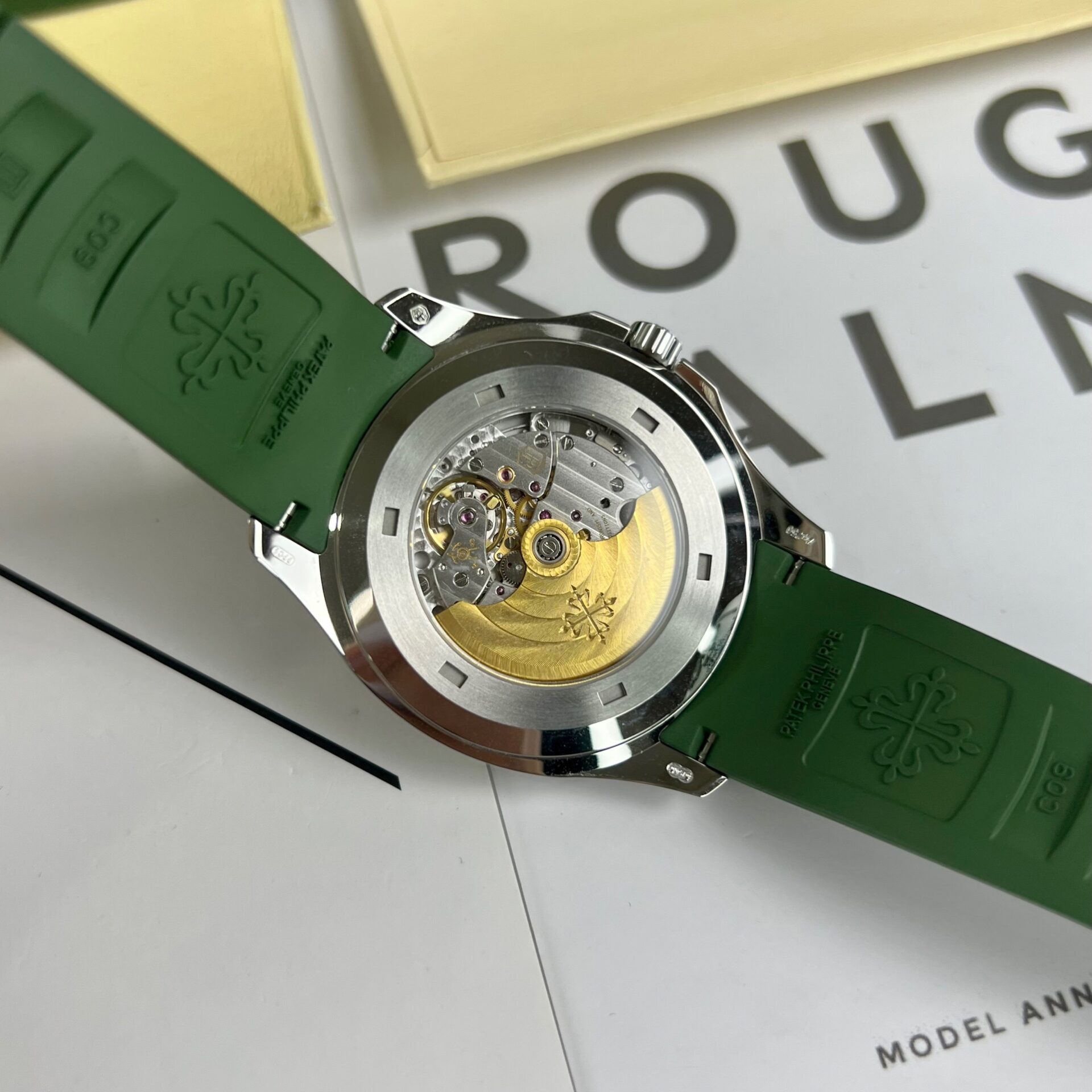 Patek Philippe Aquanaut 5168G Replica 1:1 Watch Green 42.2mm
