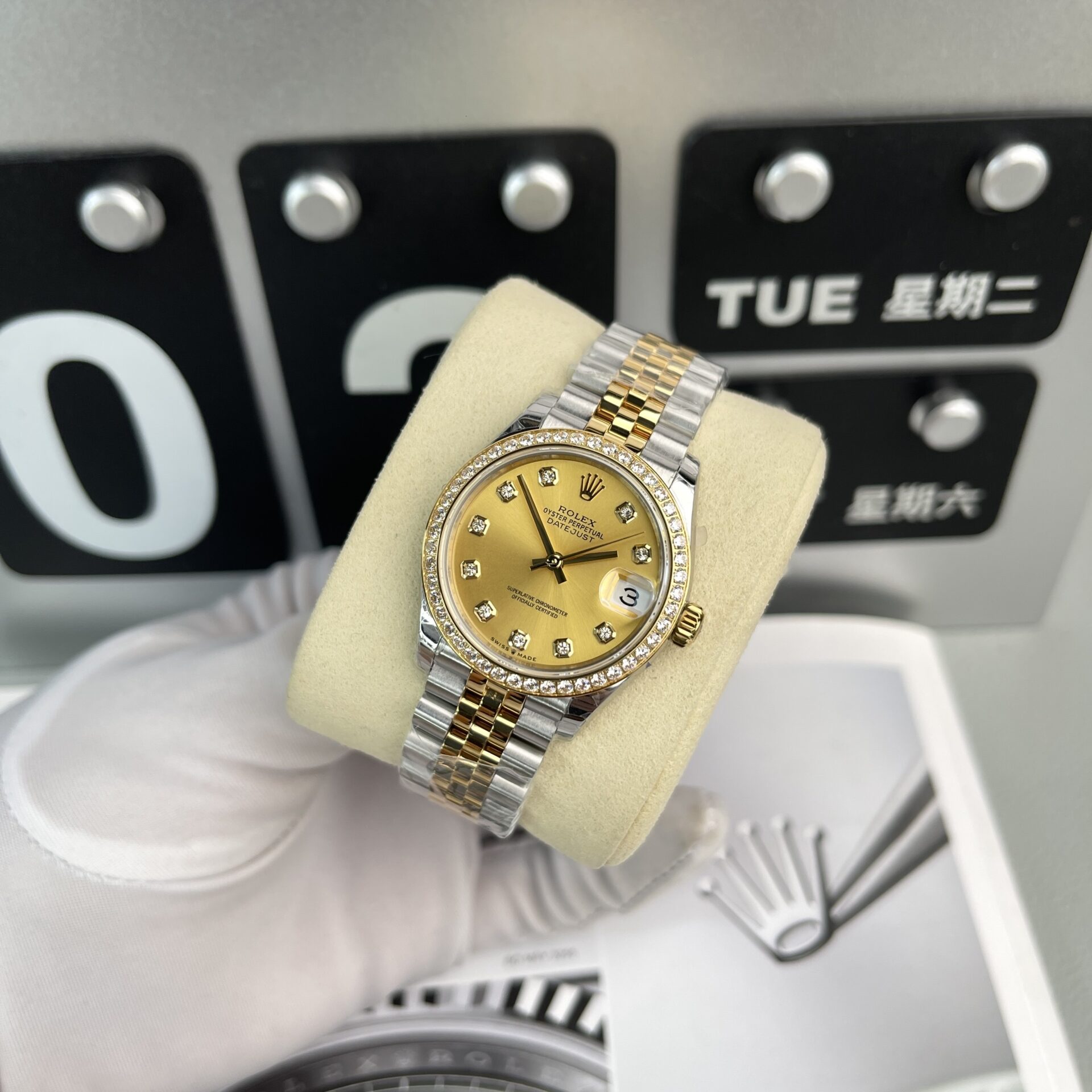Rolex DateJust Women s Replica Watch With Stone Bezel Champagne Dial EW Factory 31mm
