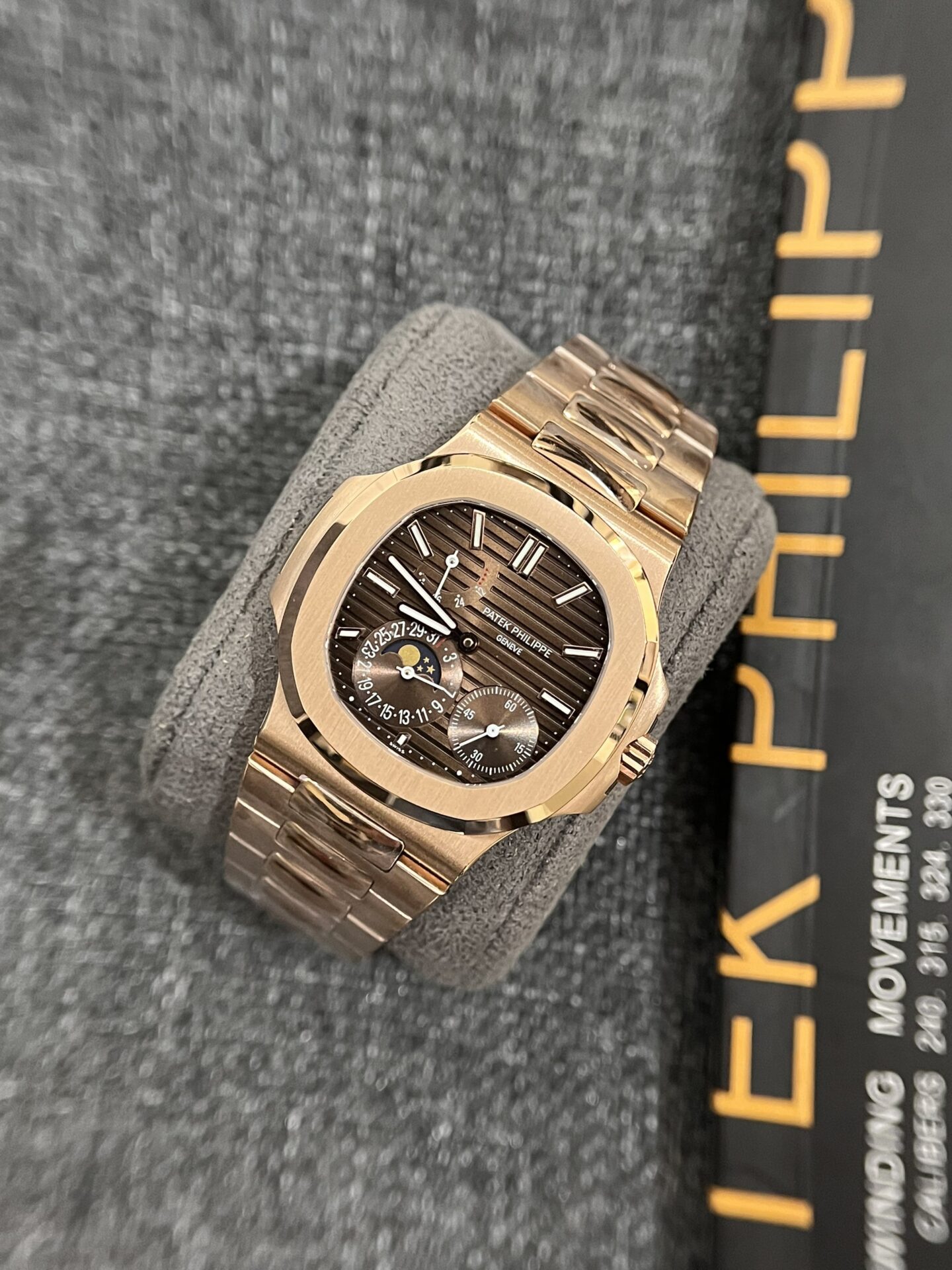 Patek Philippe Nautilus 5712R Replica Watch Rose Gold Chocolate Dial 40mm