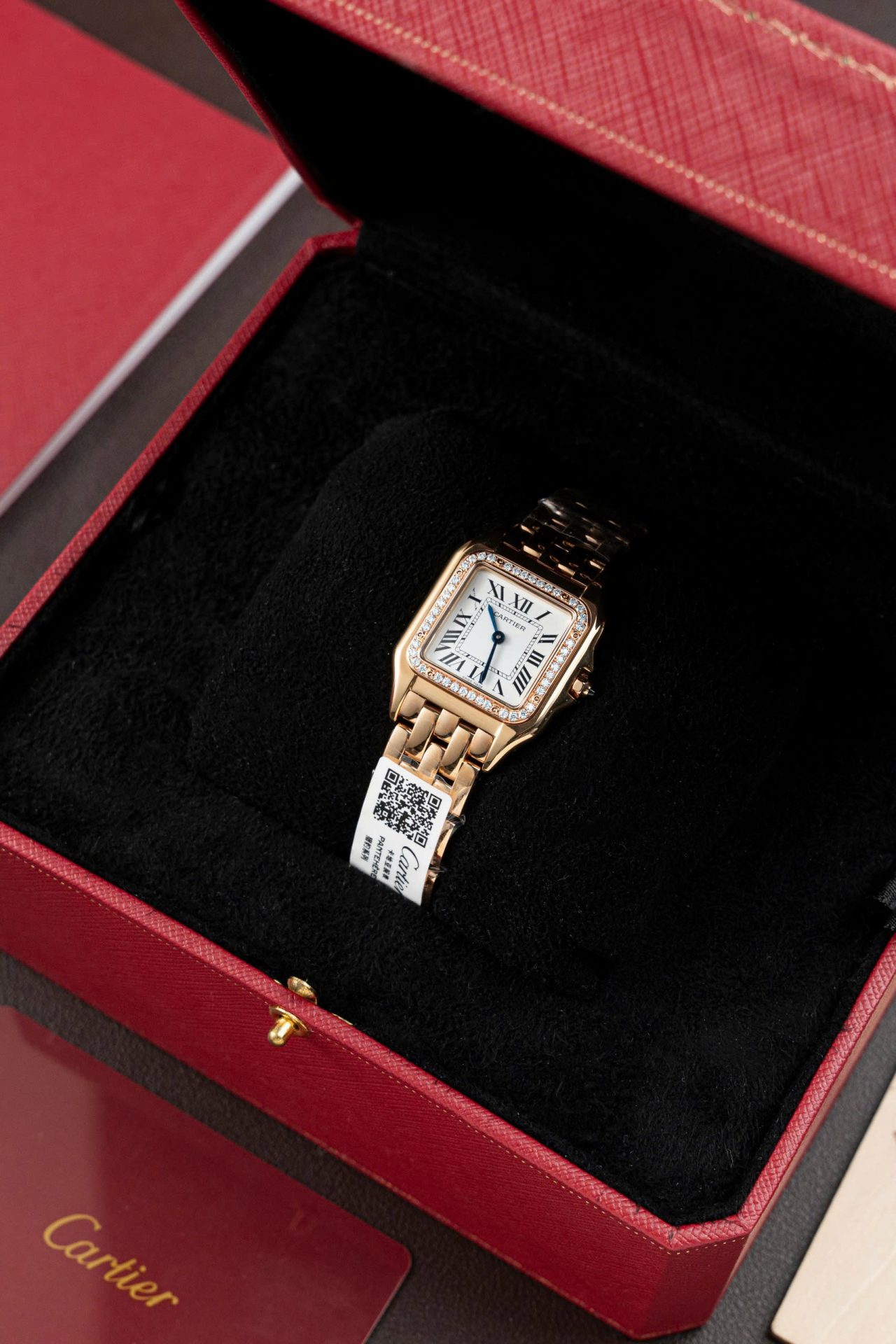 Cartier Panthere WJPN0015 White Dial Replica Watch Bezel Diamonds Moissanite 27x37mm