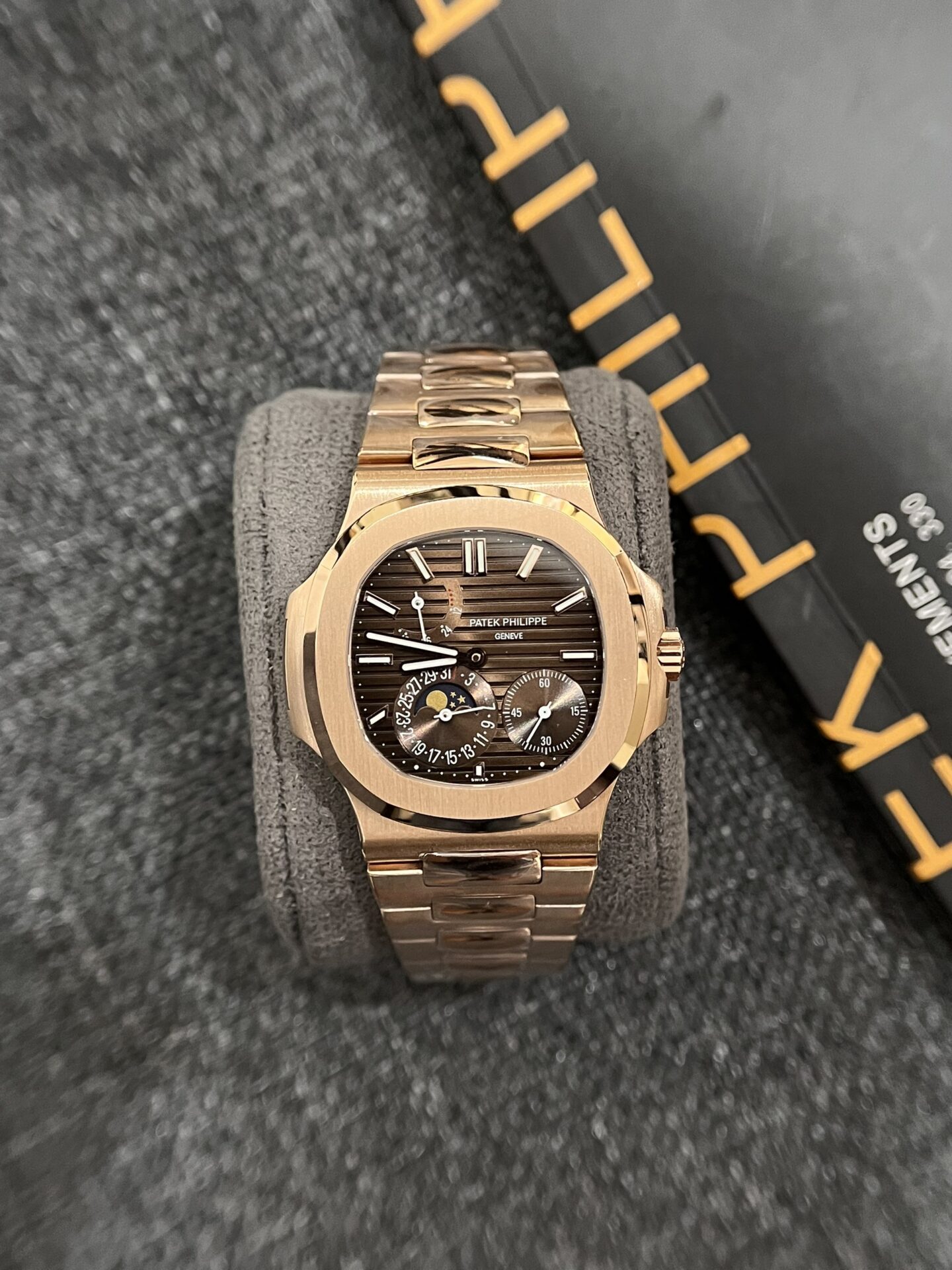 Patek Philippe Nautilus 5712R Replica Watch Rose Gold Chocolate Dial 40mm