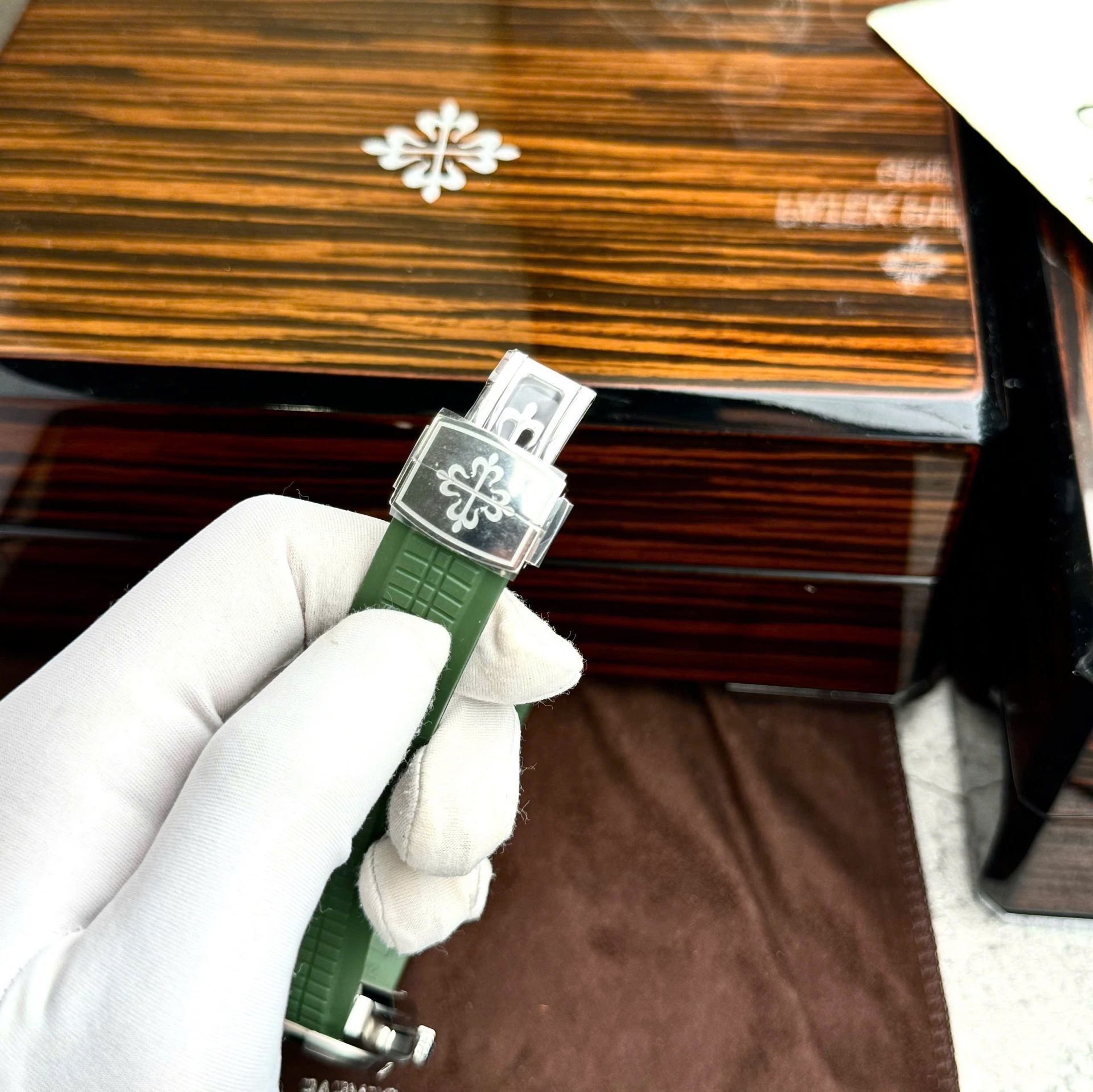 Patek Philippe Replica Watch Aquanaut 5968G Green Dial Rubber Strap 42.2mm