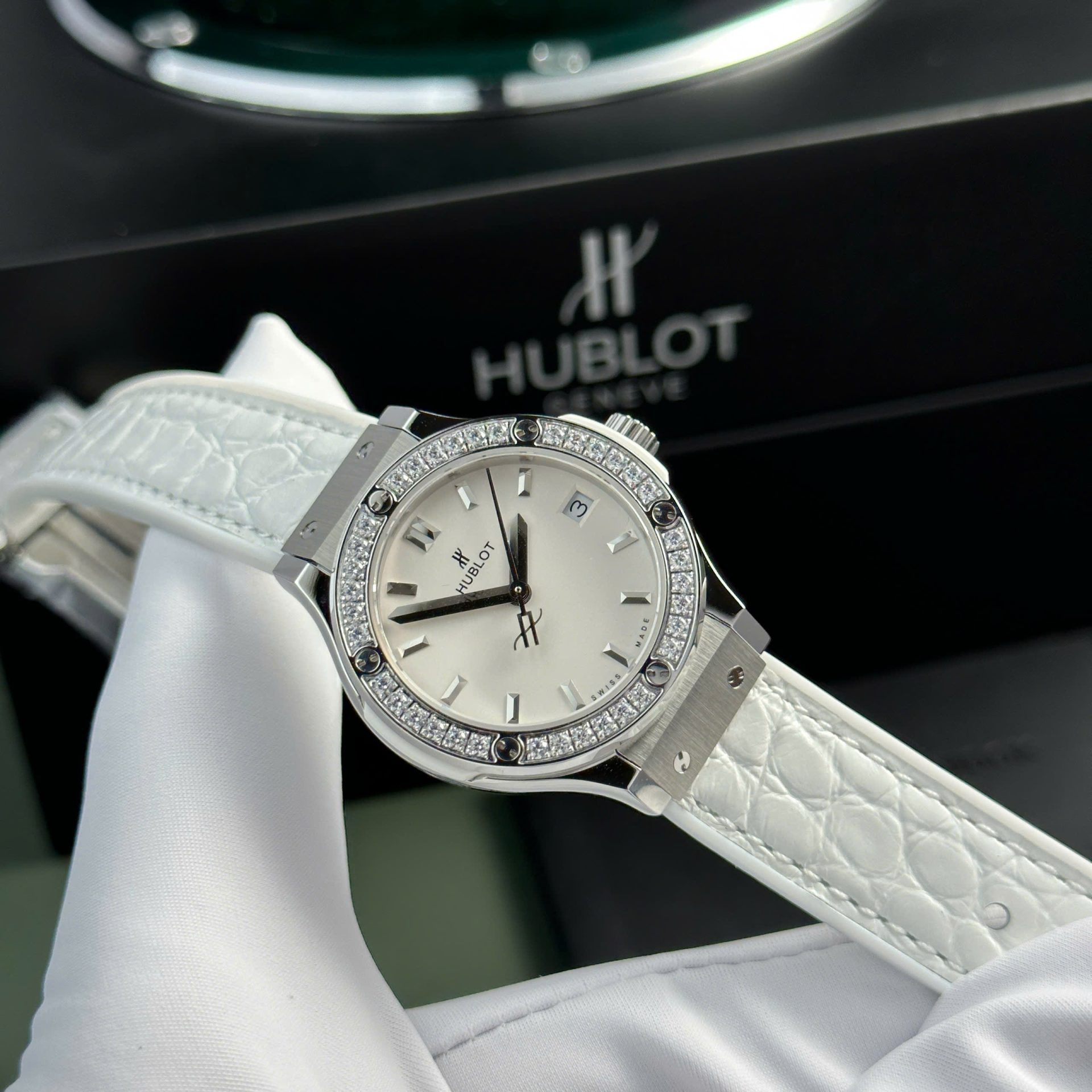 Hublot Classic Fusion Replica 11 Watch White Womens HB Factory 33mm