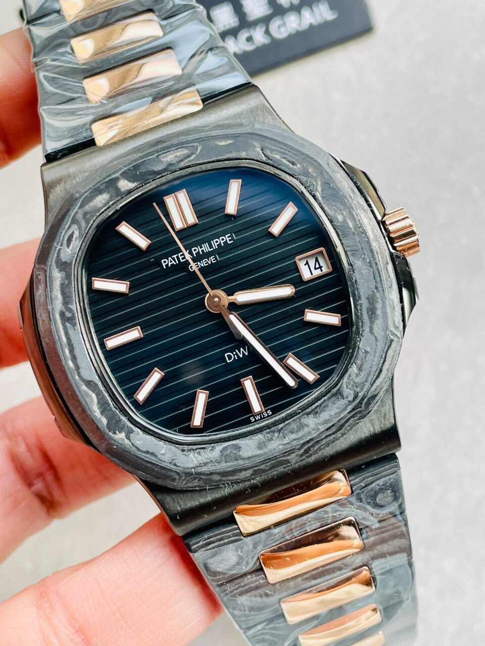 Replica PATEK PHILIPPE Nautilus 5711 DIW Carbon DIWF 1:1 Best Edition Black Textured Dial on Carbon/RG Bracelet 324CS