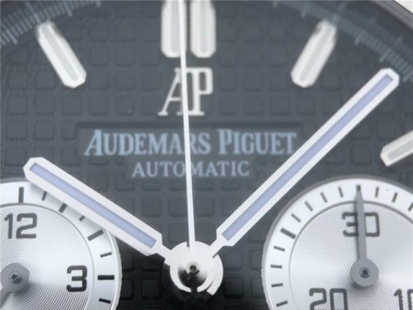 Replica Audemars Piguet Royal Oak Chronograph SS JHF Black/White Dial SS Bracelet A7750