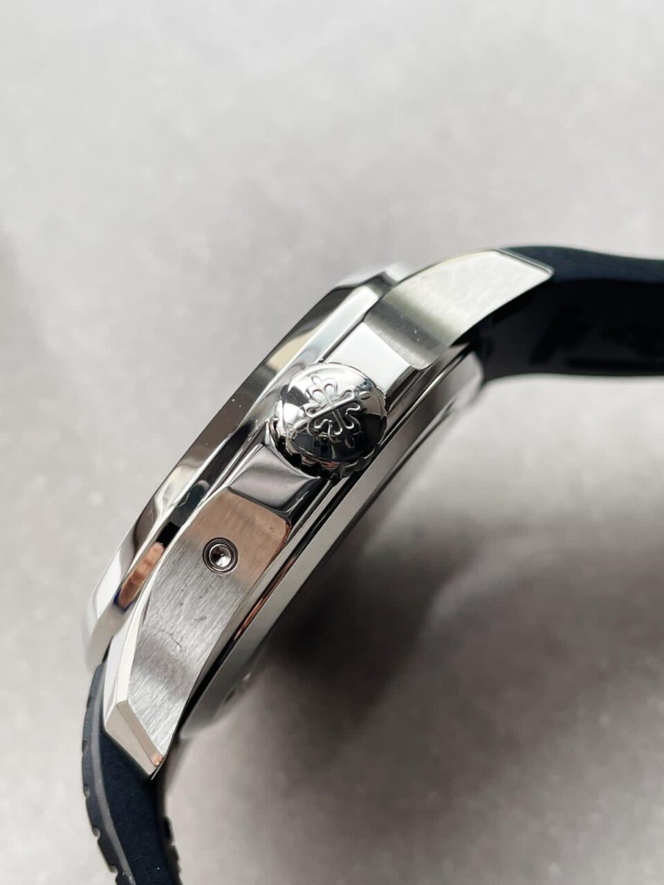 Replica PATEK PHILIPPE Aquanaut 5164A SS GRF BEST EDITION BLACK DIAL ON BLACK RUBBER STRAP A324 V2