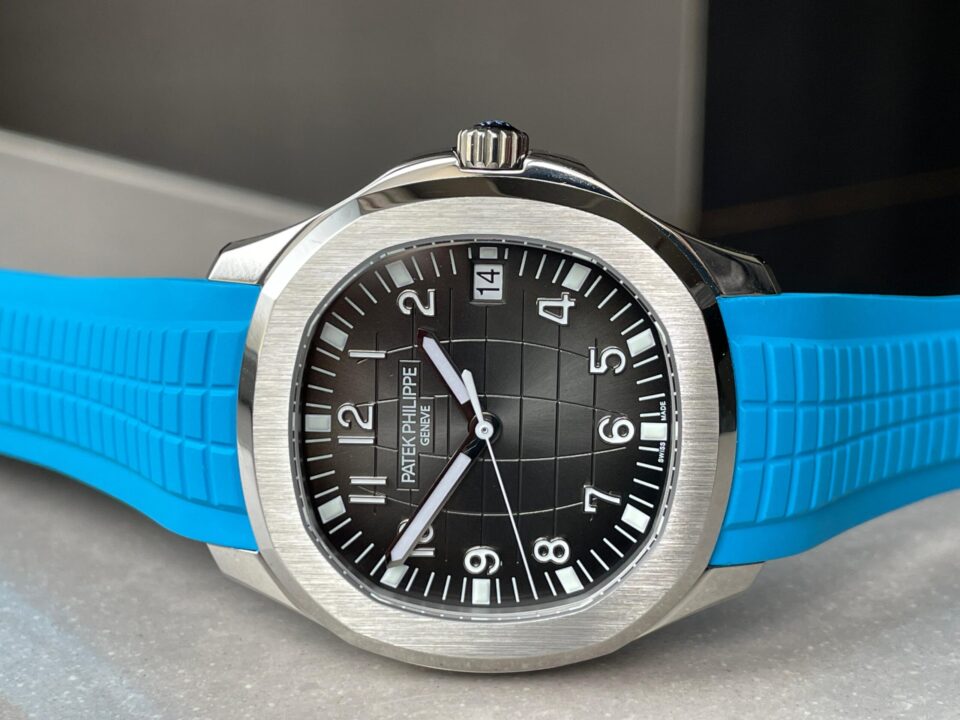Replica PATEK PHILIPPE Aquanaut 5168G 42mm SS 3KF 1:1 Best Edition Black Dial on Light Blue Rubber Strap A324 V2