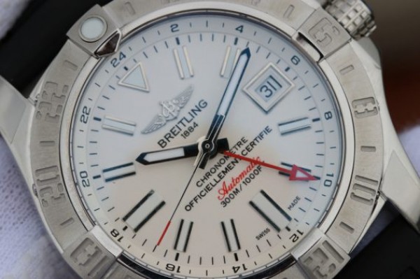 Replica Breitling Avenger GMT SS GF White Dial Black rubber Strap A2836