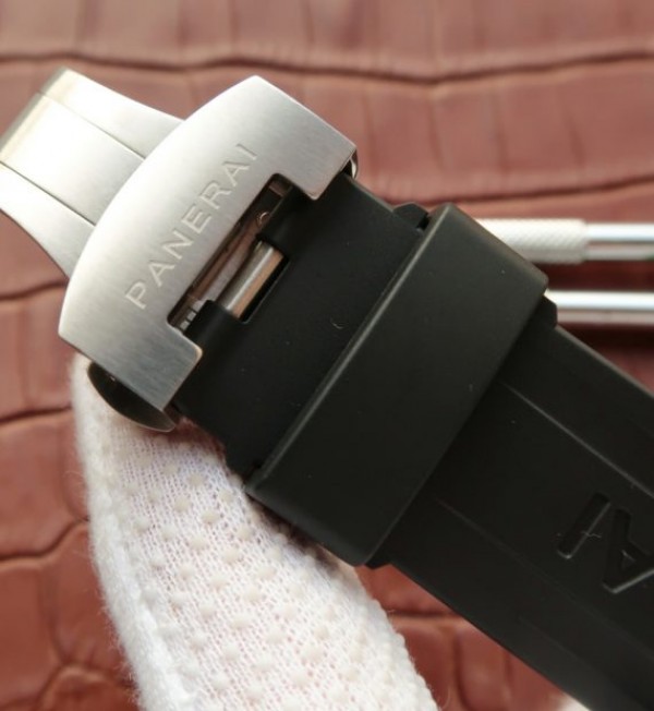 Replica Panerai XF PAM024 Black Dial Rubber Strap A7750