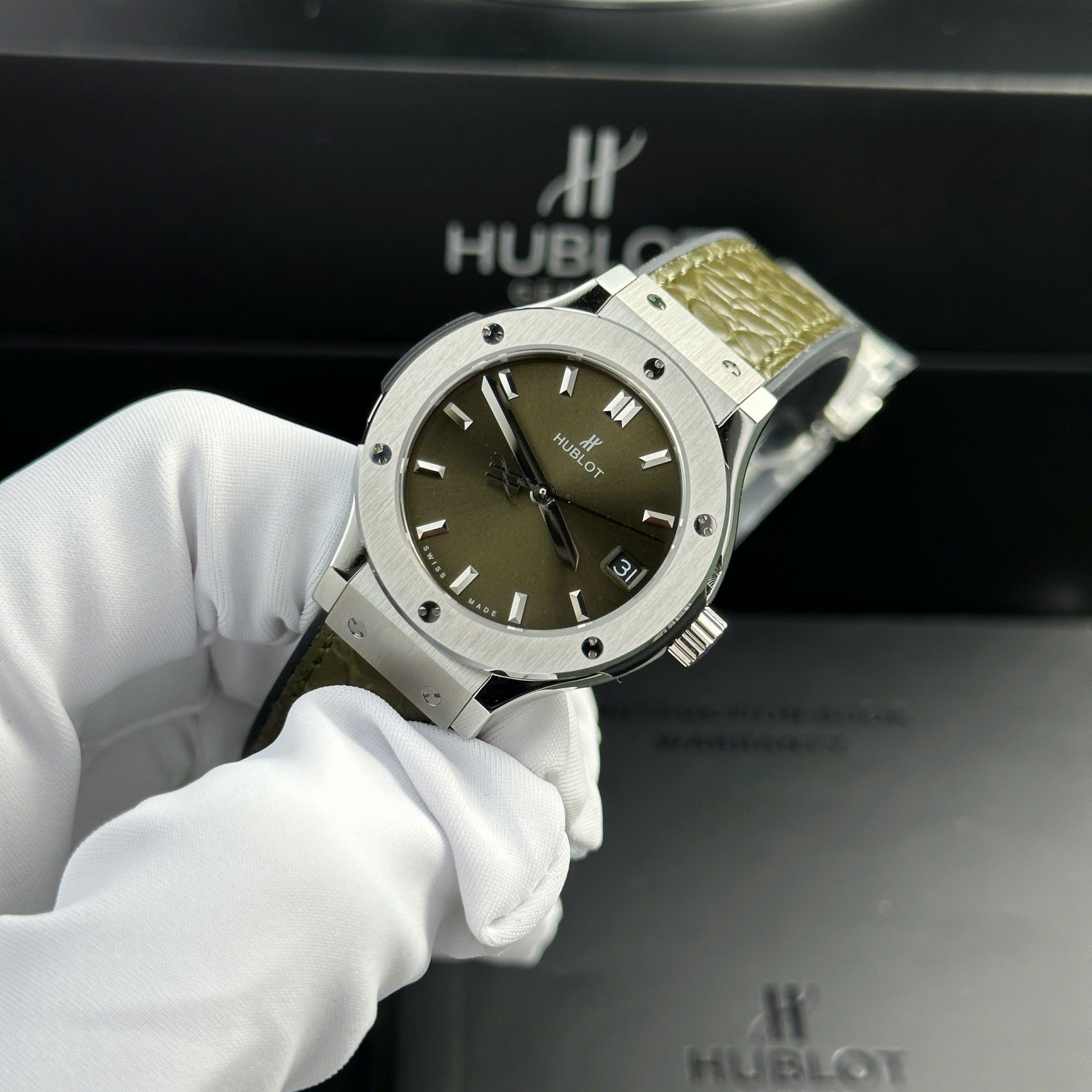 Hublot Classic Fusion Replica Watch Womens Green HB Factory 33mm