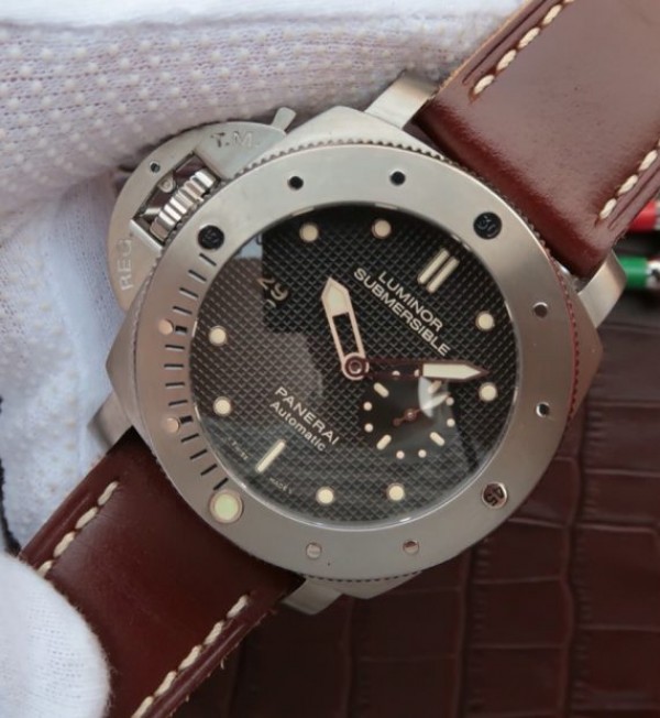 Replica Panerai JF Luminor Submersible PAM569 Titanium