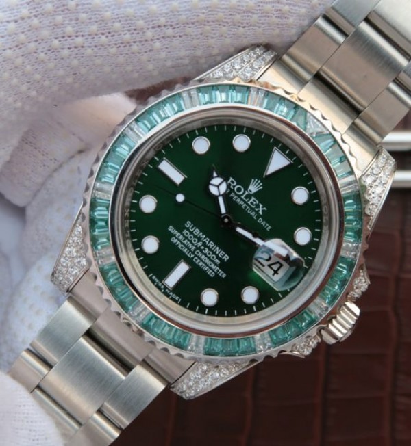 Replica Rolex Submariner 116610 LV Full Paved Diamonds Bezel Noob A2836