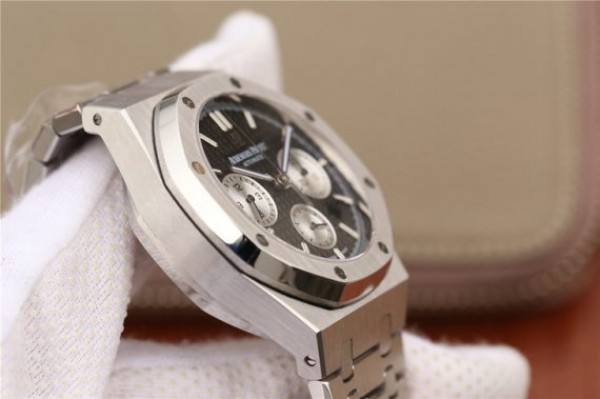 Replica Audemars Piguet Royal Oak Chronograph SS JHF Black/White Dial SS Bracelet A7750