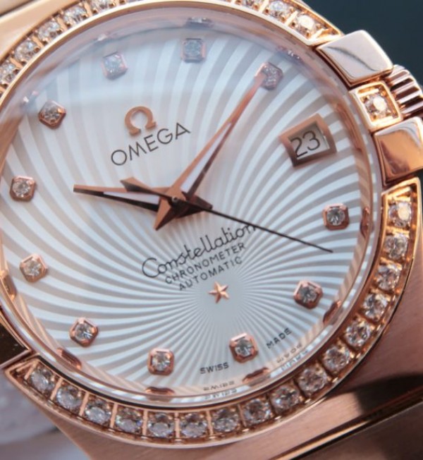 Replica Omega V6 Constellation Diamonds Bezel White Textured Dial RG Case A2500