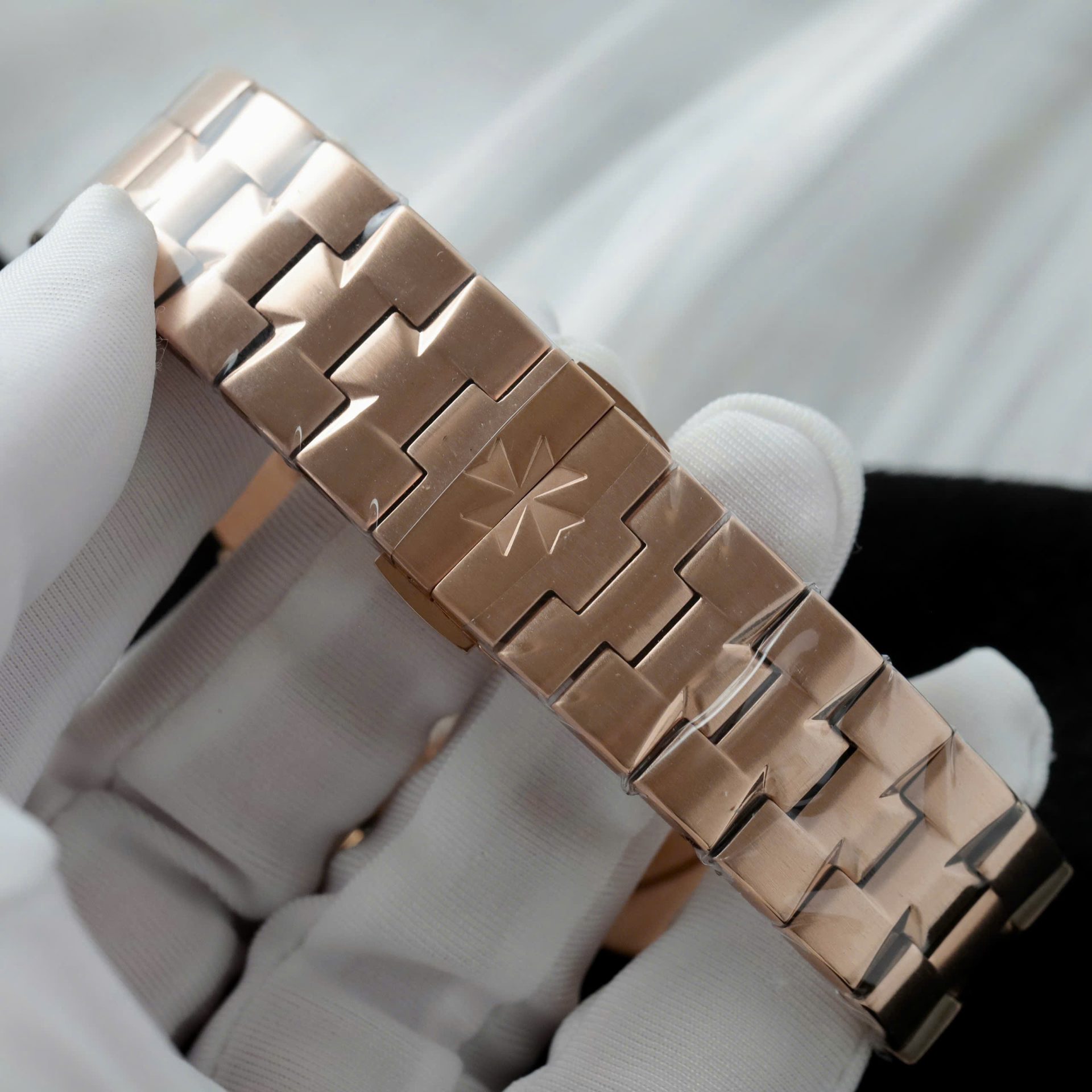 Vacheron Constantin Overseas Dual Time 7920V Replica Watch Dial Green 41mm