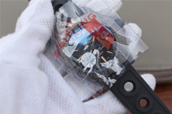 Replica Breitling Avenger BlackBird 44mm DLC GF Titanium Case Black Dial Rubber Strap A2824