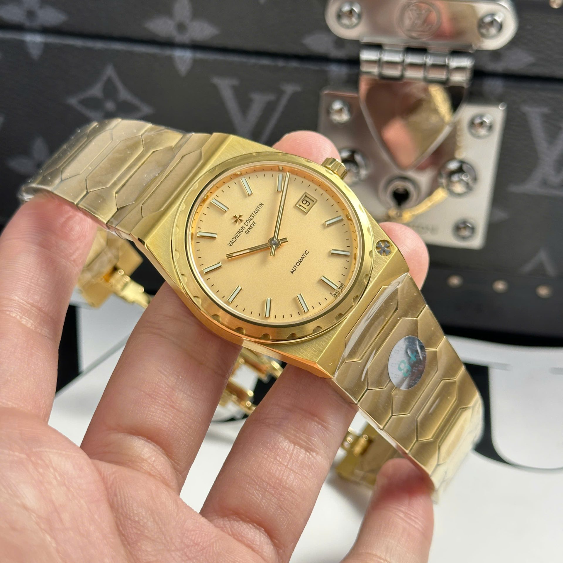 Vacheron Constantin Historiques 222 Fake Watch Yellow 8F Factory 37mm