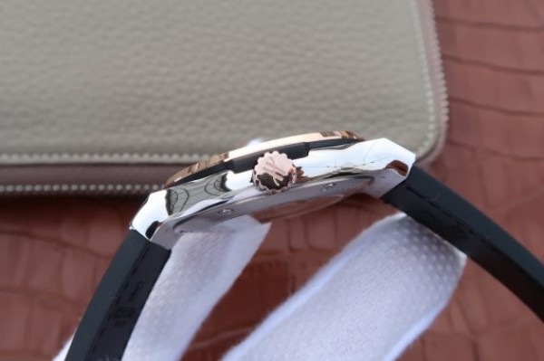 Replica Hublot Classic Fusion 42mm RG JJF White Dial Black Gummy Strap A2892