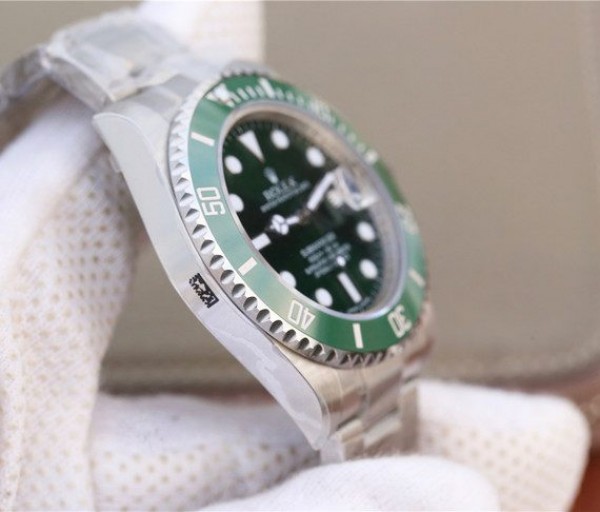 Replica Rolex Submariner 116610 LV Green Ceramic VRF SS Bracelet A2836