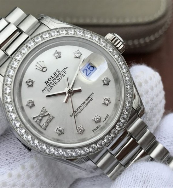 Replica Rolex DateJust 28mm Diamonds Bezel White Dial Diamonds Rome Markers Bracelet A2236