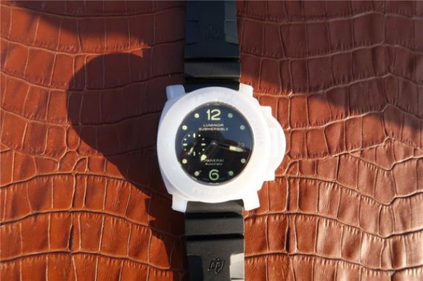 Replica Panerai PAM571 Titanium XF Black Dial Black Rubber Strap P9000