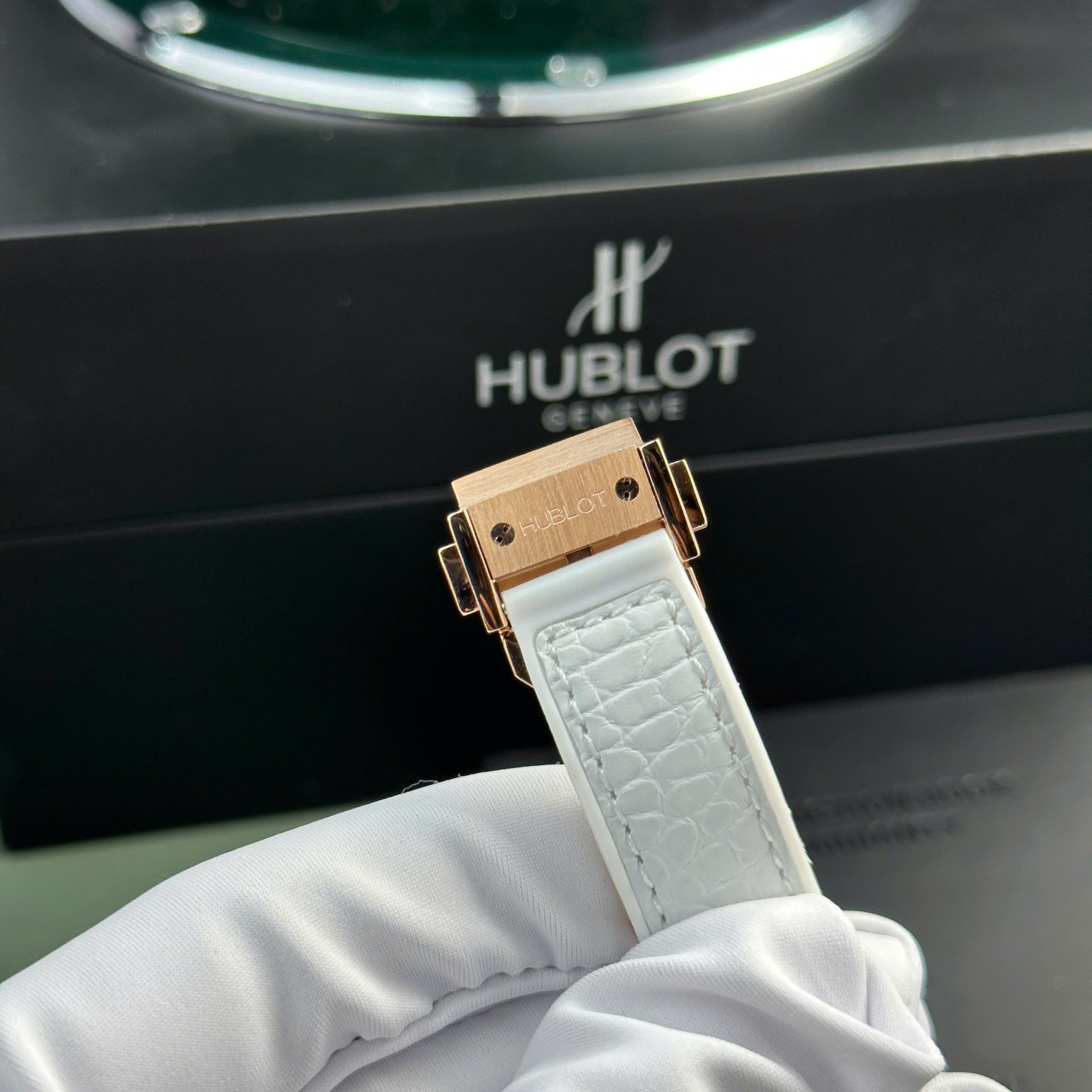 Hublot Classic Fusion King Gold Replica Watch Womens White HB Factory 33mm