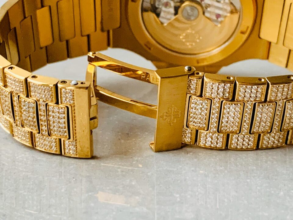 Replica PATEK PHILIPPE ICED Nautilus Jumbo 5711 YG TWF Full Paved Diamonds Dial Case and Bracelet A324