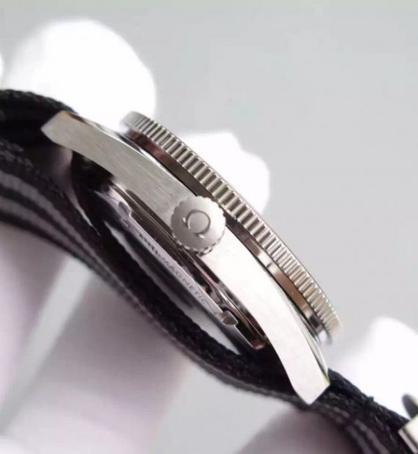 Replica Omega XF Seamster 300 Spectre Limited Edition Big Octopus Nylon Strap A8400