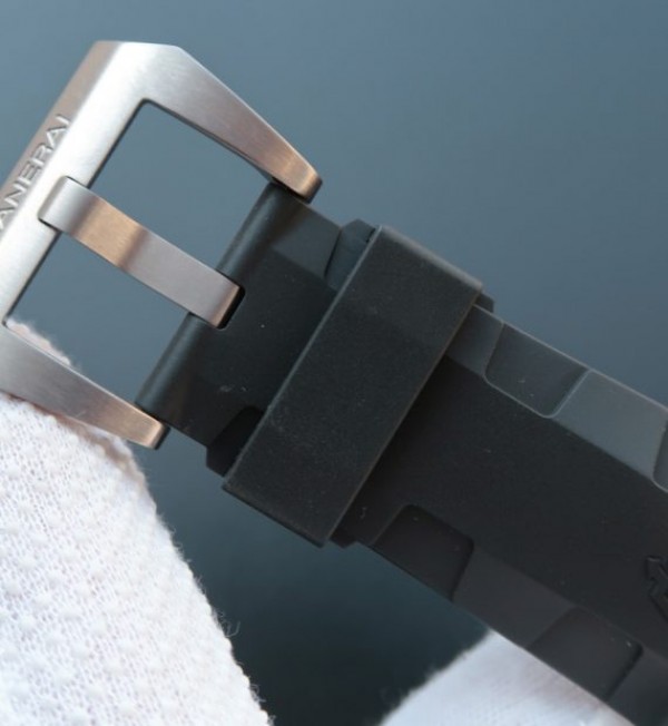 Replica Panerai SF PAM389 Black Rubber Strap P9000 Clone