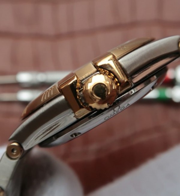 Replica Omega V6 Constellation 35mm White Dial YG Bezel SS Bracelet A2500