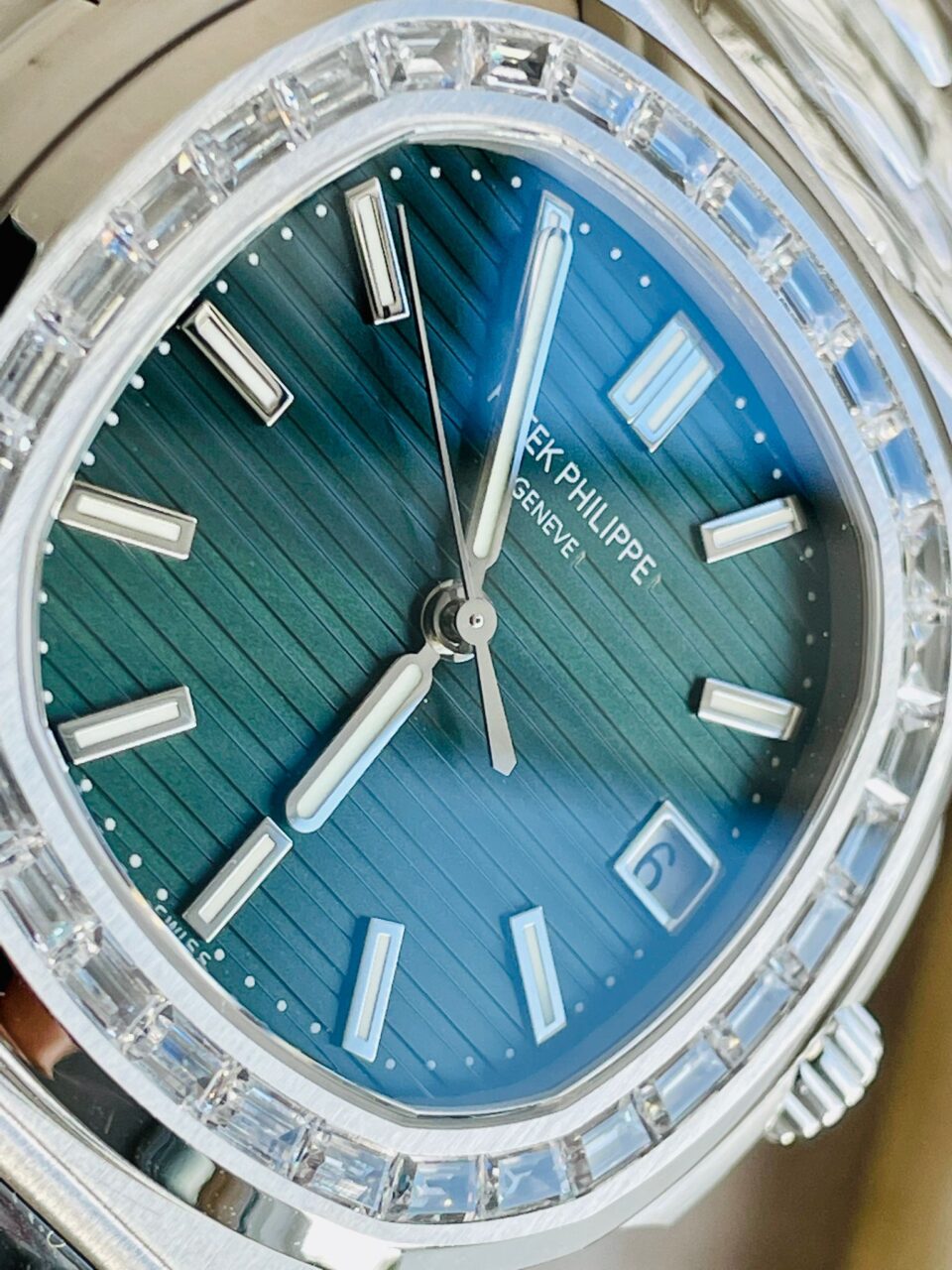 Replica PATEK PHILIPPE Nautilus 5711/1A PPF 1:1 Best Edition Green Textured Dial T Diamonds Bezel on SS Bracelet 324CS V4