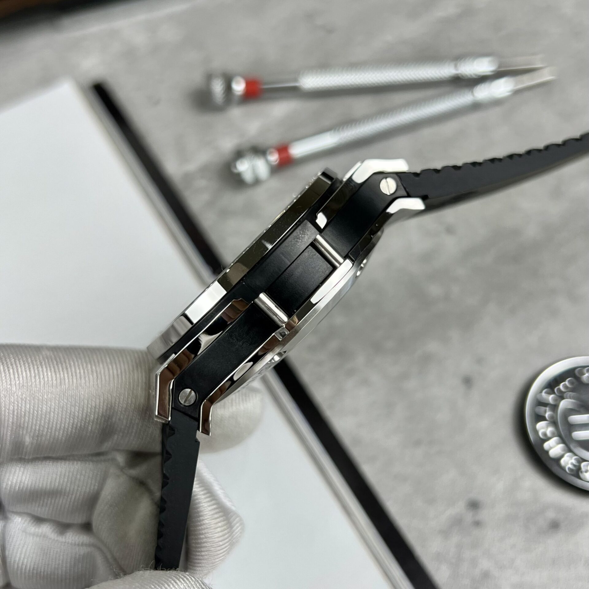 Hublot Replica 11 Watch Big Bang Geneve Chronograph With Diamonds Bezel 44mm