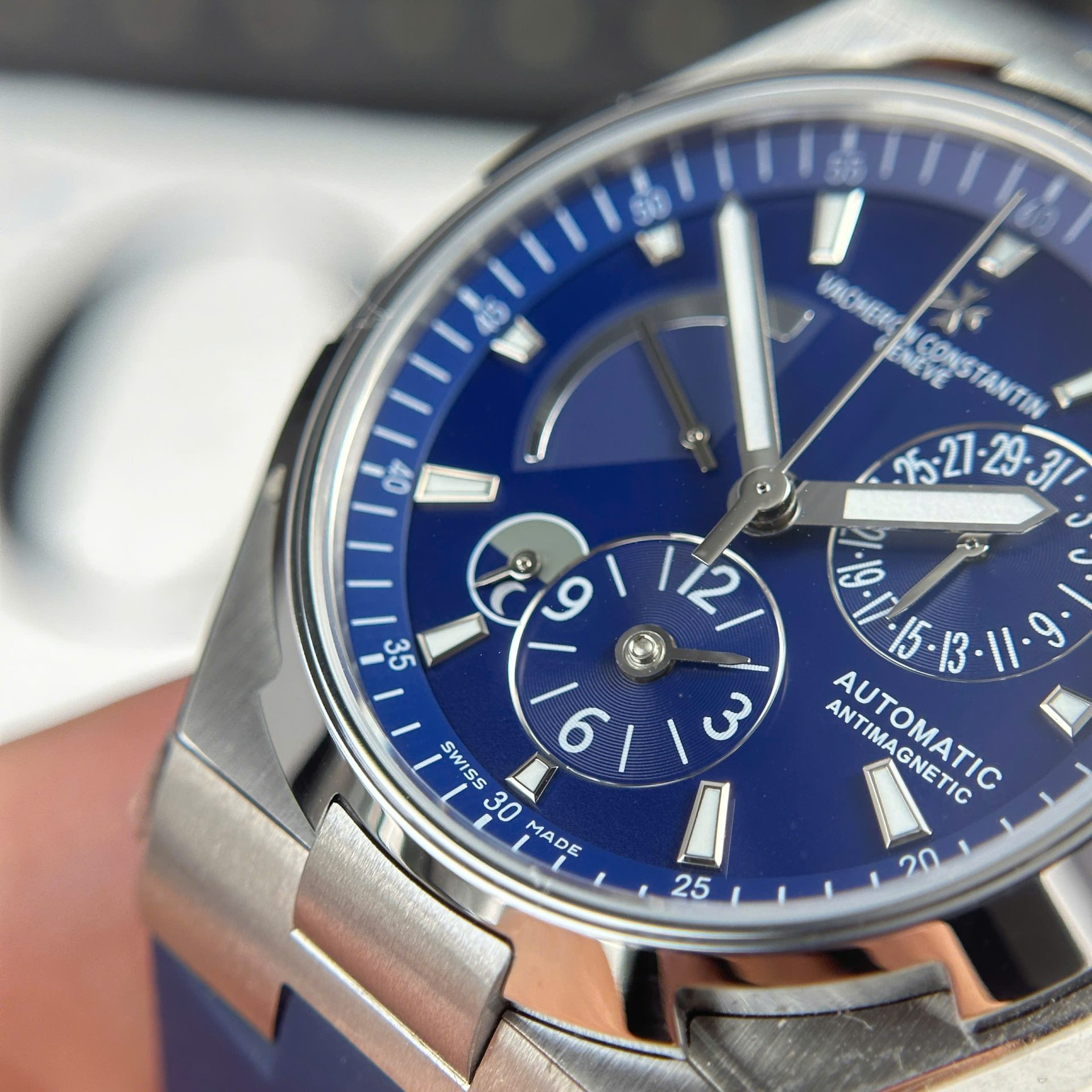 Vacheron Constantin Best Replica Watch Overseas Dual Time 47450 Blue 9F Factory 42mm