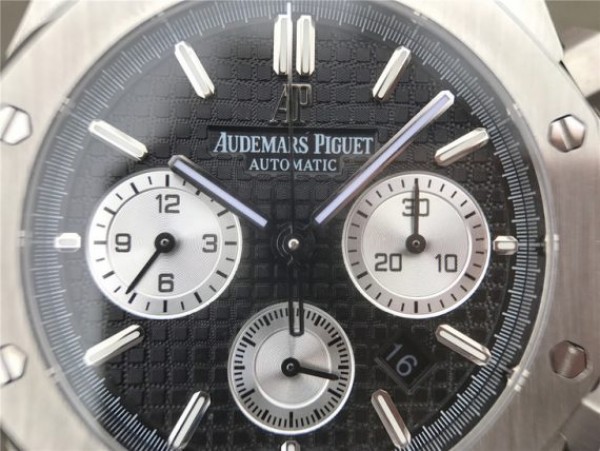 Replica Audemars Piguet Royal Oak Chronograph SS JHF Black/White Dial SS Bracelet A7750