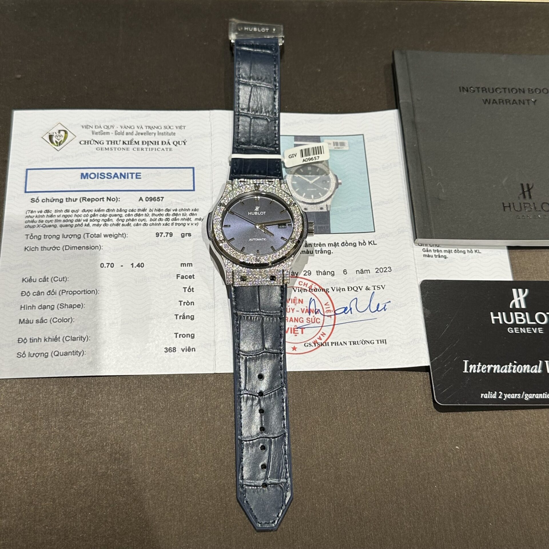 Hublot Replica Watch With Full Diamond Moissanite Diamonds Blue Dial 42mm
