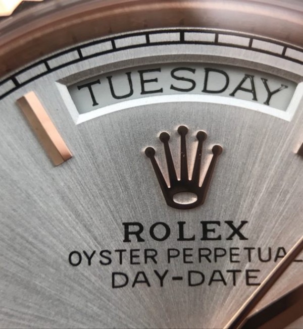 Replica Rolex Day-Date 40mm 228235 RG Noob White Dial Roman Markers RG Bracelet A3255