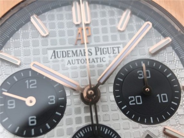 Replica Audemars Piguet Royal Oak Chronograph RG JHF White/Black Dial RG Bracelet A7750