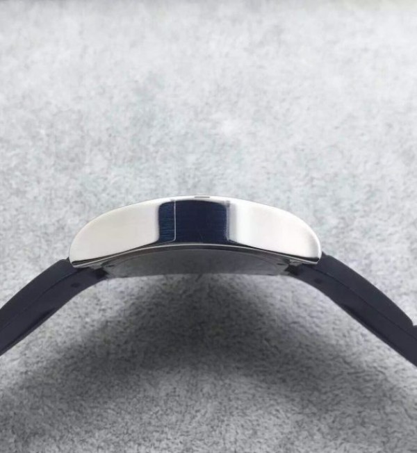 Replica Cartier Roadster SS White Dial Black Rubber Strap A2824