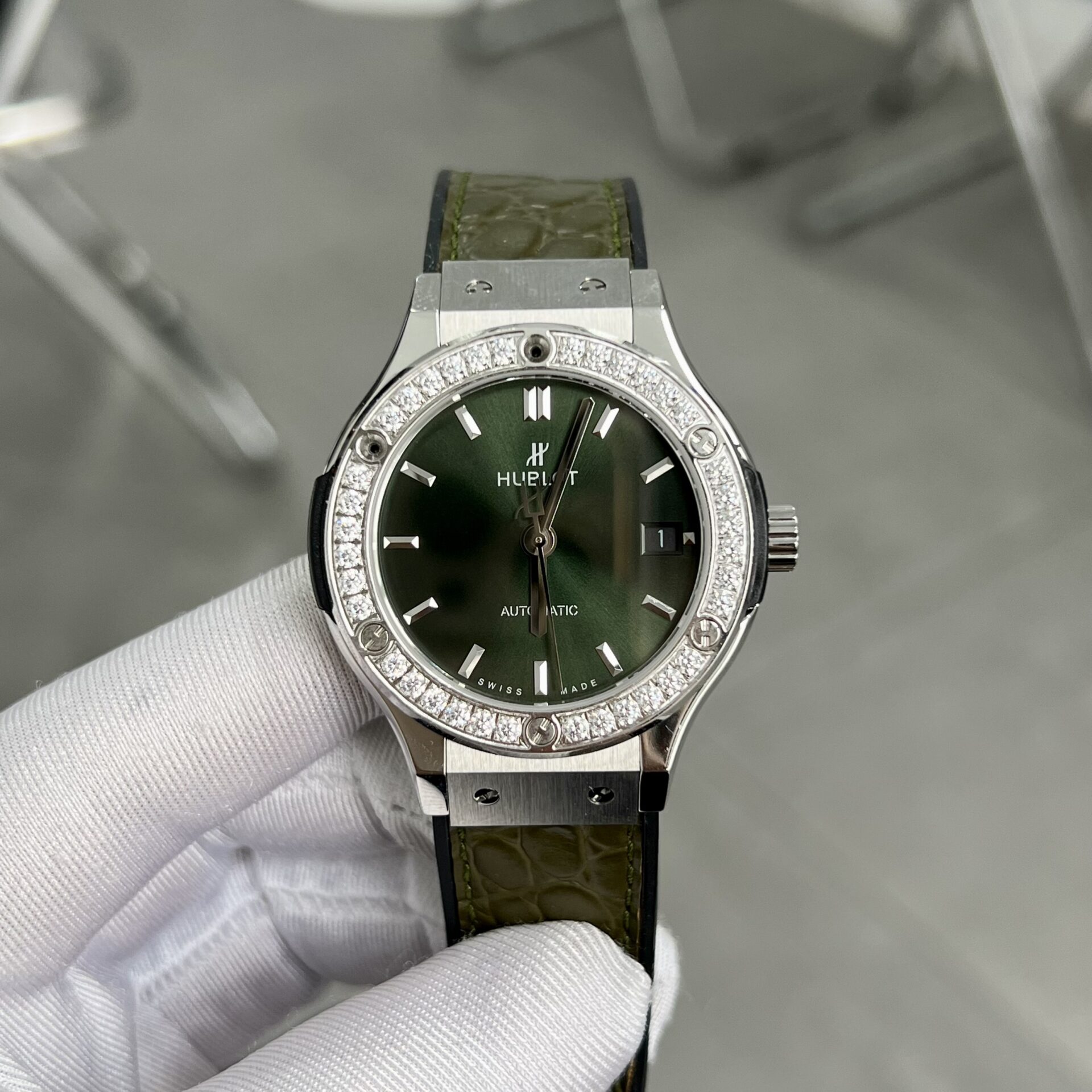 Hublot Replica 11 Watch Green With Diamond Bezel HB Factory 38mm