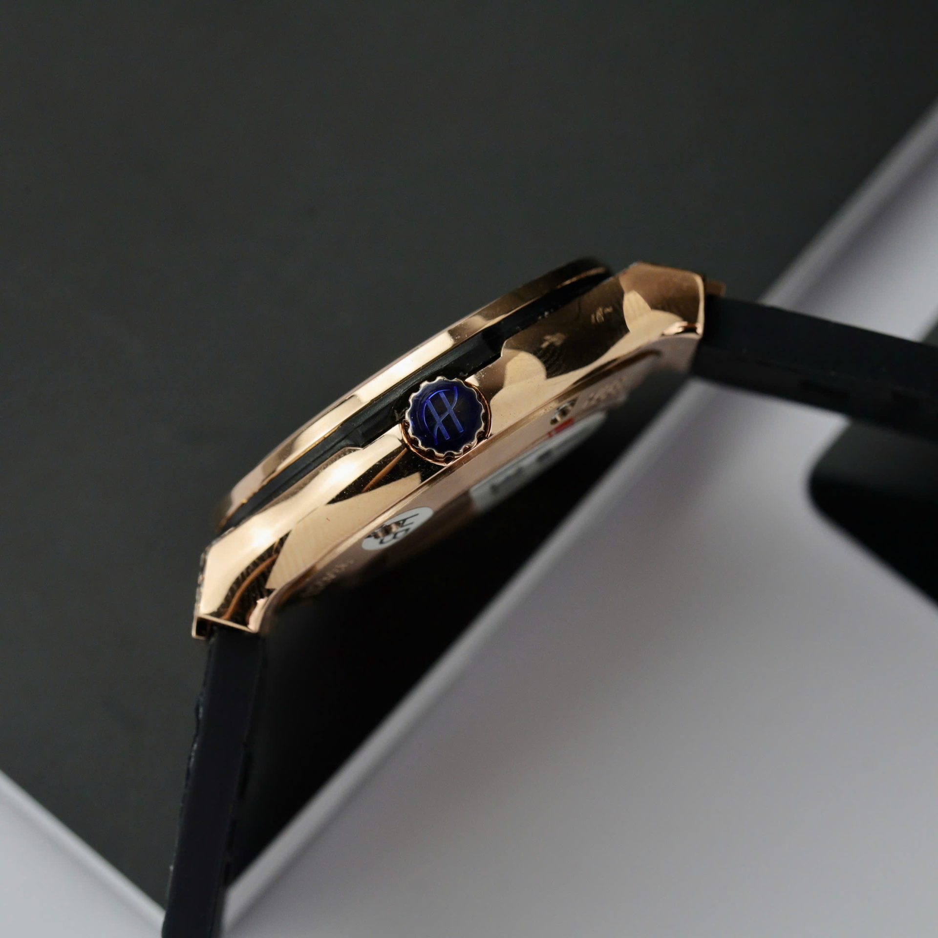 Hublot Classic Fusion King Gold Replica Watches Custom Moissanite Diamonds 33mm