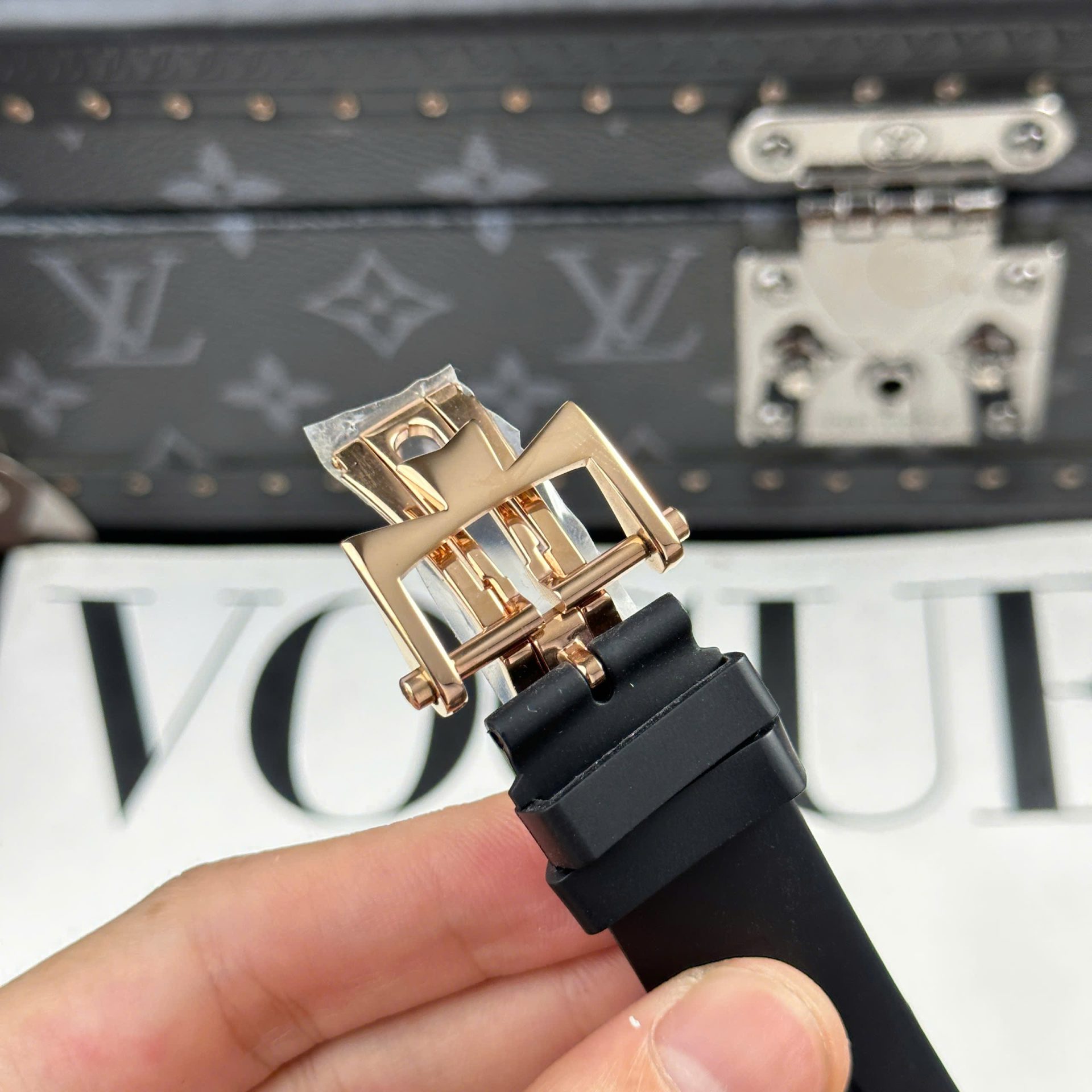 Vacheron Constantin Replica Watch Overseas Dual Time 47450 White Dial Rubber Strap 9F 42mm