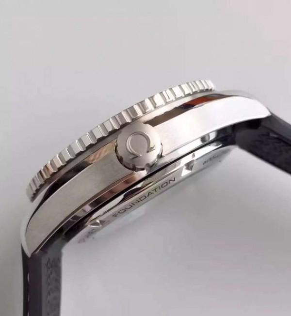 Replica Omega Planet Ocean 600M GMT Black/Silver Bezel Black Dial Rubber Strap A8906